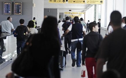 Mulheres até 40 anos e solteiros dominam emigração qualificada portuguesa