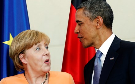 Americanos terão escutado telemóvel pessoal de Merkel 