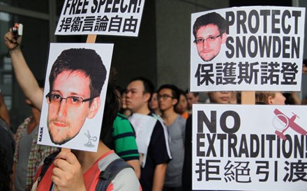 Snowden já tem emprego