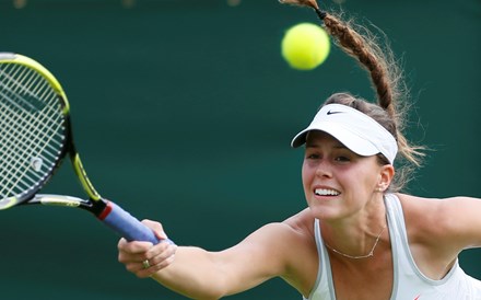 Michelle Brito vence Sharapova na segunda ronda de Wimbledon