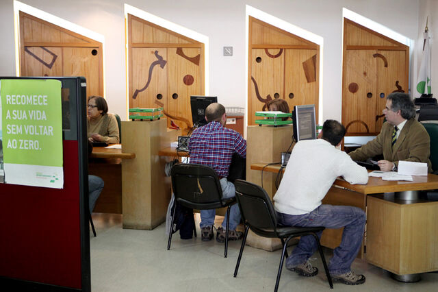 Desempregados dispensados de apresentações quinzenais