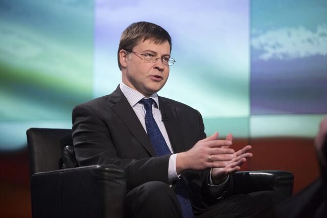 Dombrovskis: “Valorizações das criptomoedas mostram todos os sinais de uma bolha”