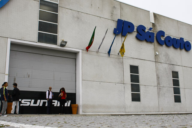 Dona do Magalhães entra no mercado de “smartphones”