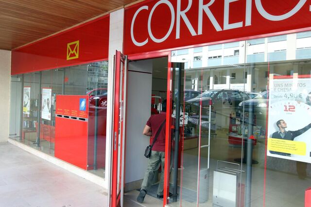 PSD quer polícias e autarcas a ajudar idosos a levantar pensões nos CTT
