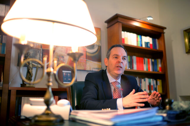 Advogados de empresa reunidos para debater temáticas actuais