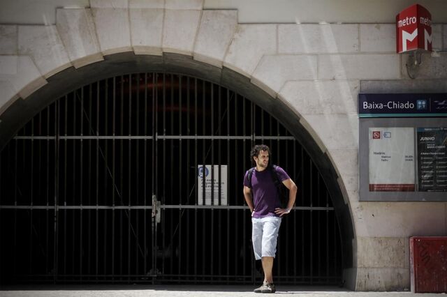 Portugueses em greve contra a austeridade