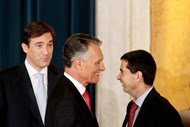 21 de Junho de 2011 - Vítor Gaspar com Passos Coelho e Cavaco Silva no dia da tomada de posse do Executivo