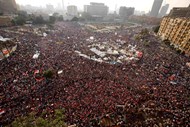 Praça de Tahrir foi invadida por milhares de manifestantes