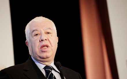 Teixeira dos Santos diz que propostas do Governo para o OE2014 vão 'longe demais'