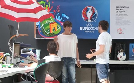 'Overdose de inspiração' de empresa portuguesa convence UEFA para logótipo do Euro2016