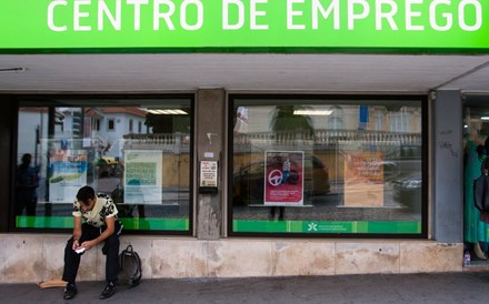 Desemprego recua para 10,8% no segundo trimestre 