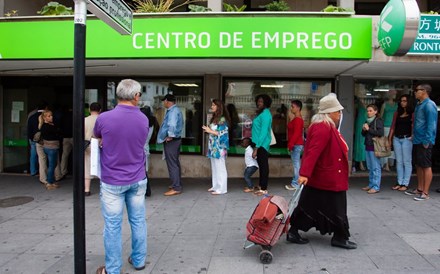 Número de beneficiários de prestações de desemprego cai 16,4% em Fevereiro