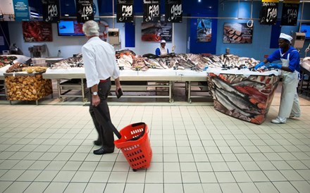 Famílias mais pobres recebem 60 euros em abril para comprar alimentos