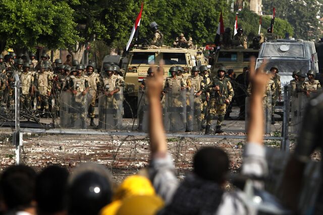Confrontos no Egipto provocam 343 mortos