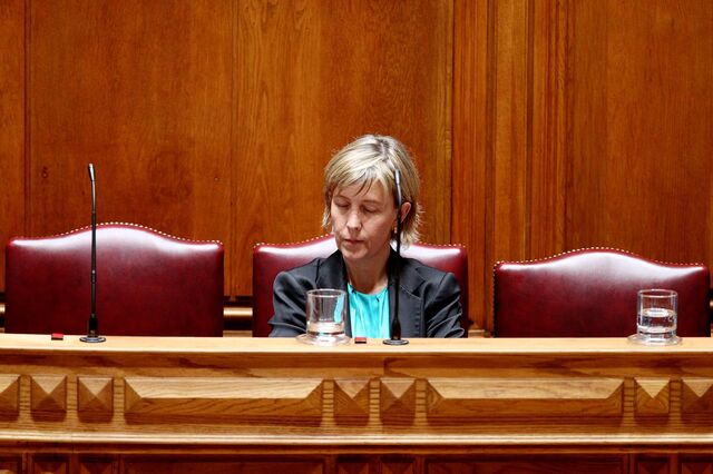 Ministra disse em Junho que iniciou do zero trabalhos com 'swaps' 