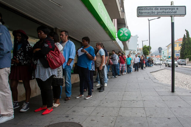 Desemprego registado em mínimo de oito anos