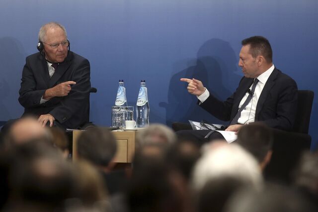 Schäuble admite medidas para aliviar dívida grega mas descarta novo perdão