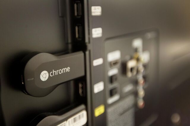 Google lança dispositivo que permite ver vídeos do telemóvel na televisão