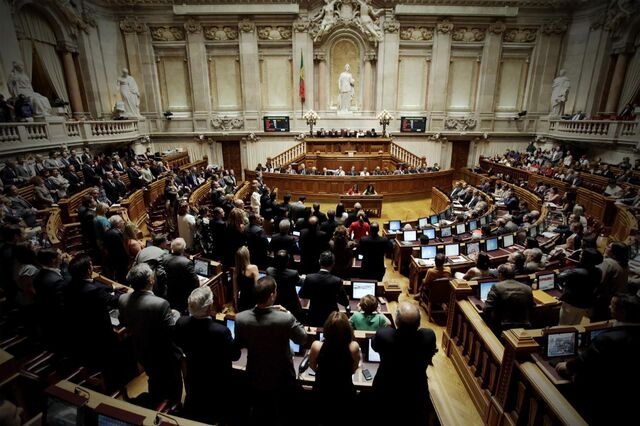 Maioria só aprovou seis das 375 propostas da oposição
