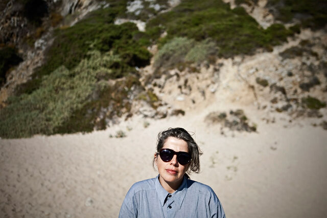 Leonor Antunes - Continua a ser difícil ser artista e mulher