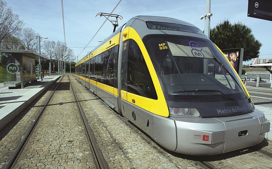 Tribunal suspende multa da Metro do Porto a consórcio da Barraqueiro 