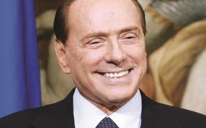 Berlusconi diz que decisão do Senado tem por objectivo eliminar 'rival político'