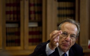 Merkel e Padoan confiantes numa solução para a banca italiana