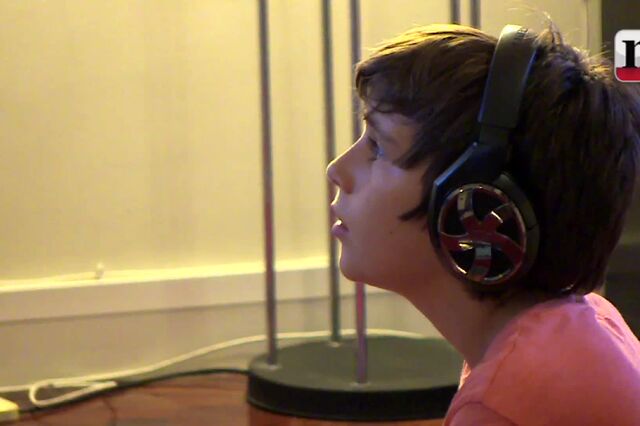 Famílias aproveitam promoções, marcas brancas e livros usados para minimizar custos