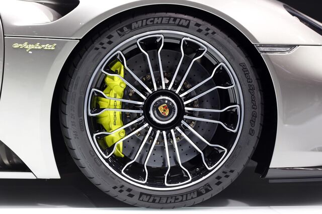 Lucros da Michelin sobem 19% em 2015