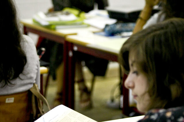 Escolas abrem com falta de professores e de funcionários 