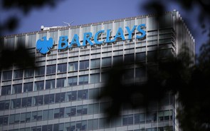 Barclays suspende três funcionários da unidade de negociação cambial