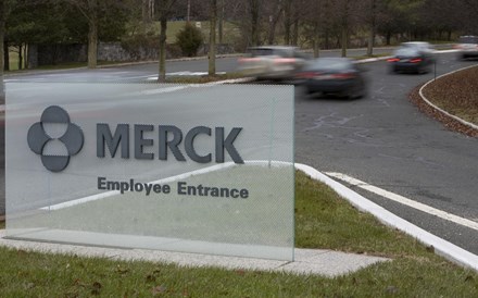 Farmacêutica Merck corta 8.500 postos de trabalho