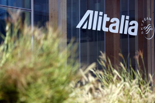  Trabalhadores da Alitalia pressionam Governo para salvar empresa