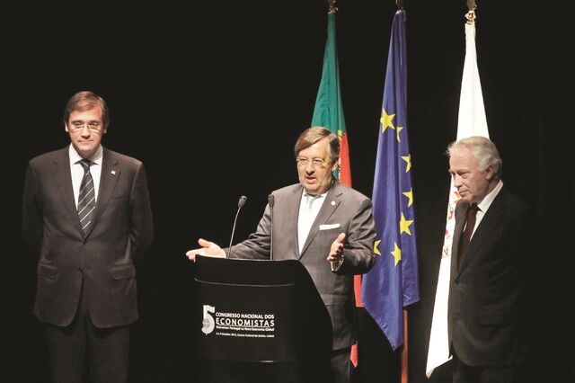 'Expectativas' dos portugueses preocupam Passos Coelho e Carlos Costa 