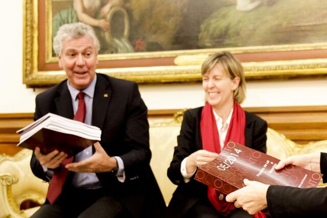 Governo assume défice de 5,9% para este ano, acima da meta da troika