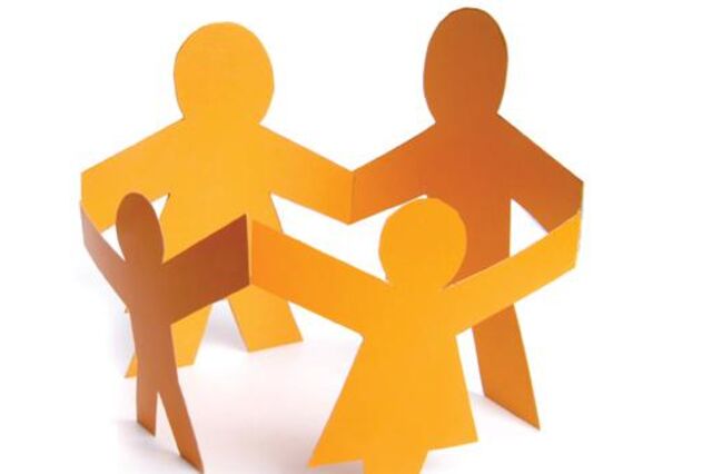 Saiba como poupar e ganhar reunindo a família
