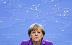 Merkel quer uma “solução rápida” para a crise italiana