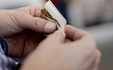 Tabaco de enrolar deverá ficar 10% mais caro em 2015