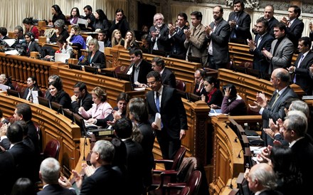 PS mais próximo de aprovar reforma do IRC no Parlamento 