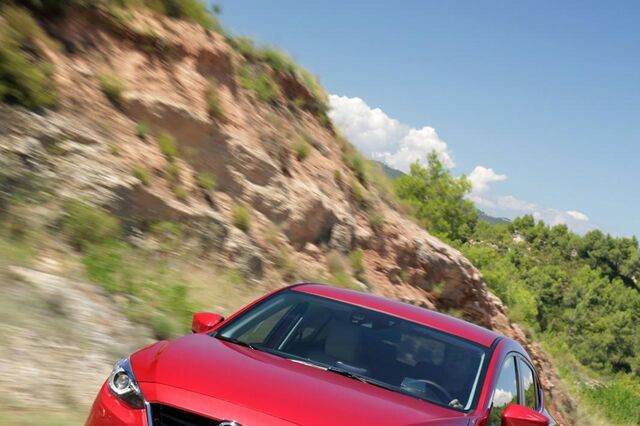 Mazda 3 Hatchback: Nova geração Skyactiv-G