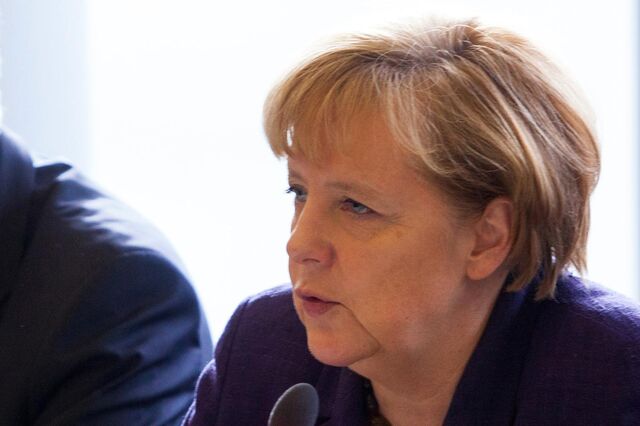 Merkel visita Ucrânia e Moscovo ameaça com novas sanções