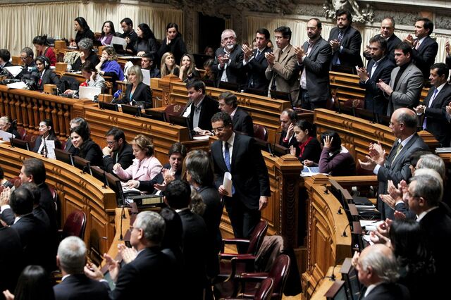 PS quer revogar vales de educação e substituir quociente familiar 