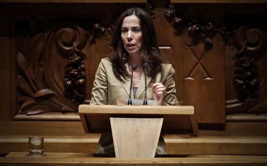 heloísa Apolónia