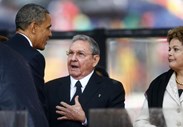 O momento mais surpreendente da cerimónia foi o aperto de mão entre Obama e Raul Castro