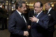 Nicolas Sarkozy, ex-líder francês, esteve ao lado de Nicolas Sarkozy na homenagem a Mandela