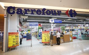 Carrefour vai comprar 127 centros comerciais por 2 mil milhões de euros