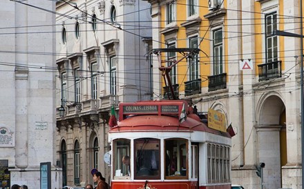 Juros da dívida deslizam em todos os prazos