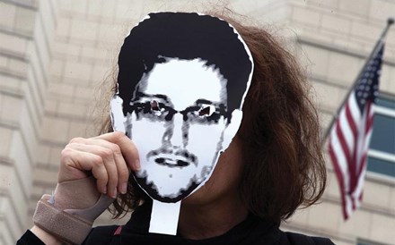 Snowden chegou ao Twitter e já tem 950 mil seguidores. Mas só segue um