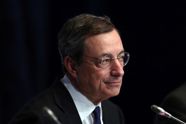 Mario Draghi: 'Discutimos a compra de dívida pública e privada'