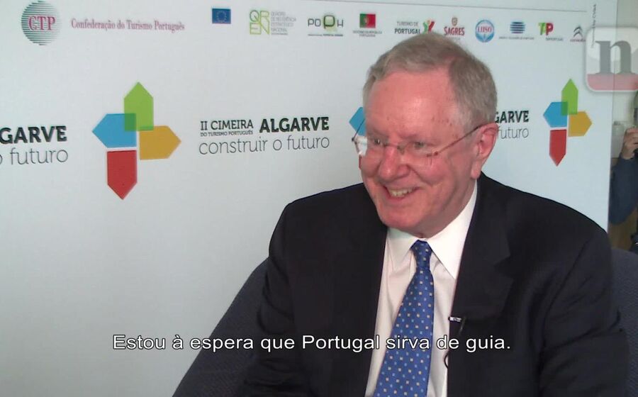 Steve Forbes: 'Não sou candidato, espero ser um agitador' Forbes Candidato.mp4